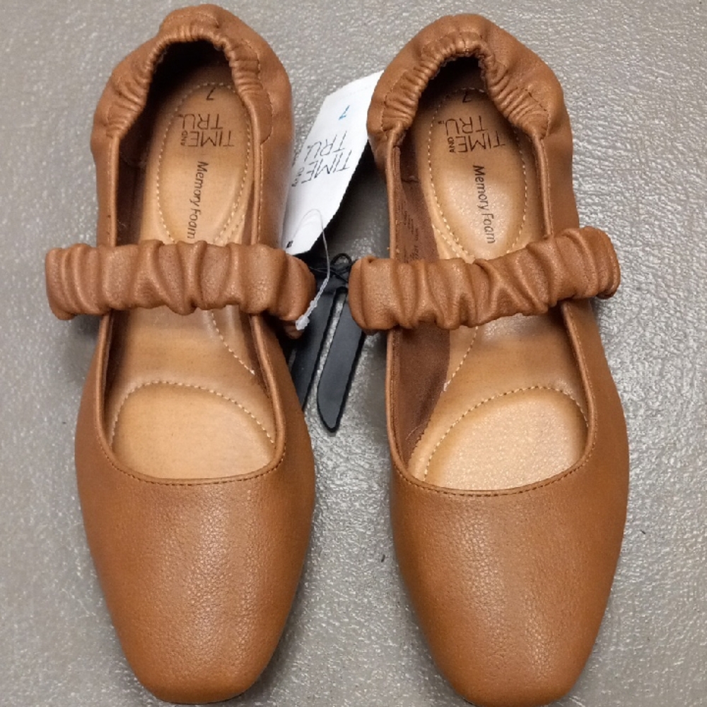 Time and Tru memory foam Cognac Flats
